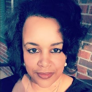 Meet your Posher, Lenore