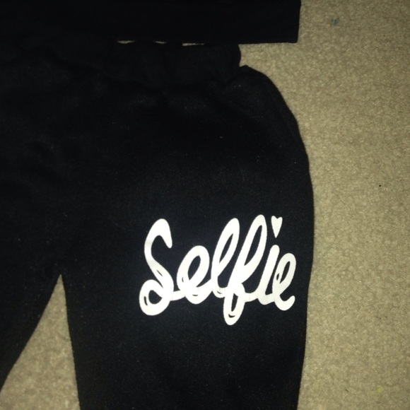 Selfie Sweatpants & sweatshirt (2pcs) - Picture 4 of 4