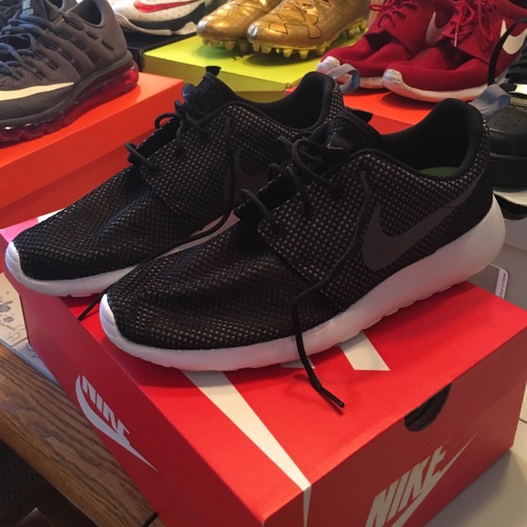 Men's Nike Roshe One's