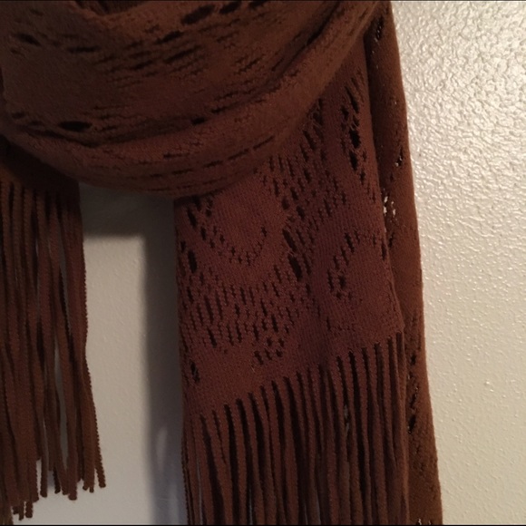 Eyelet Scarf - Picture 3 of 3