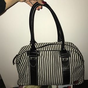 ROXY white & black purse!