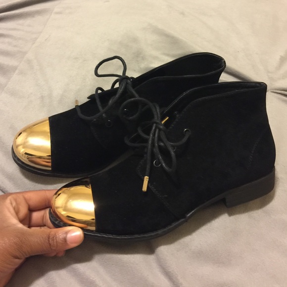 🎉🎉Black and Gold toe booties!!🎉🎉 - Picture 2 of 3