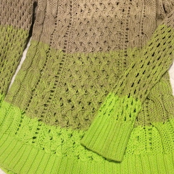 American Eagle Outfitters cream and green sweater - Picture 3 of 4