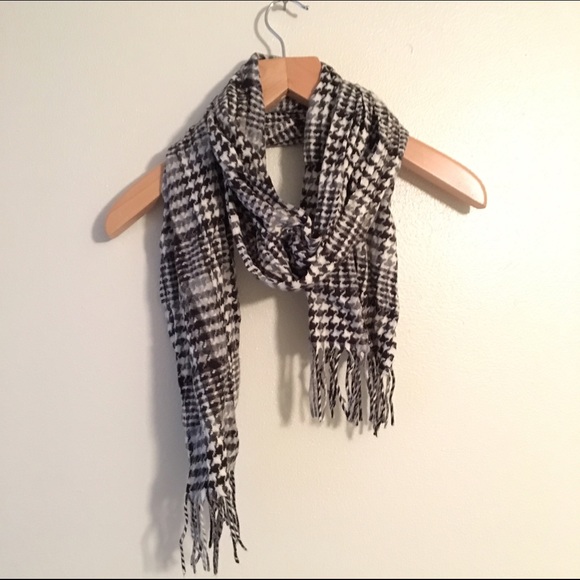 Patterned Scarf - Picture 2 of 3
