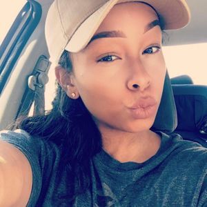 Meet your Posher, Alexis