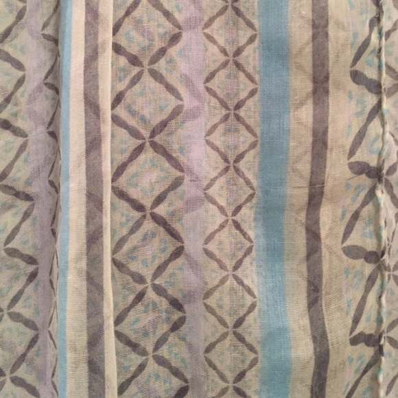 Spring scarf. - Picture 2 of 2