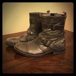 NWOT men's boots. Never worn!