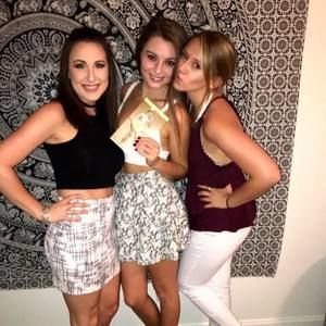 Meet your Posher, Ashleigh