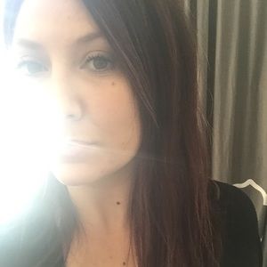 Meet your Posher, Claudia