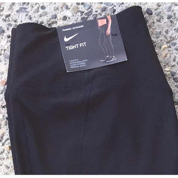 New Nike Tight Fit Full Length Leggings - Picture 3 of 3