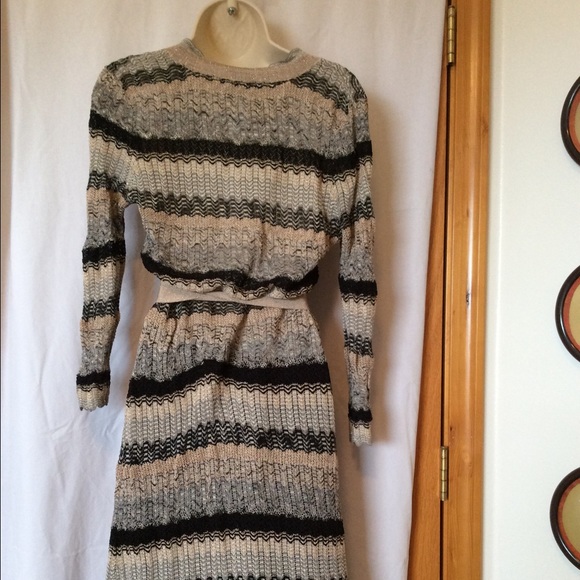 Dress - Picture 3 of 3