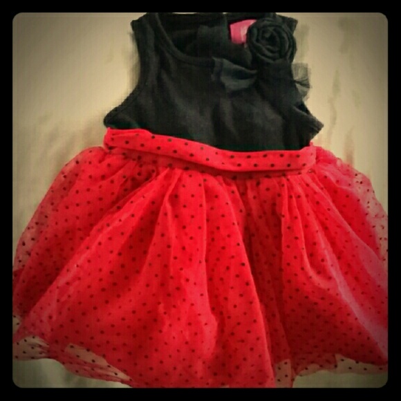 Adorable holiday dress - Picture 1 of 2