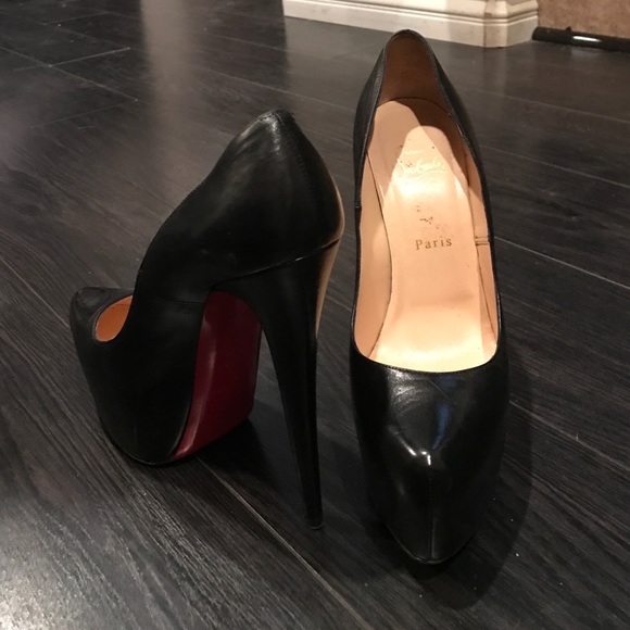 Christian louboutin heels size 40