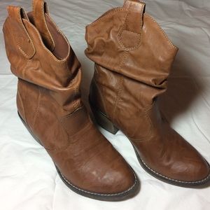 Boots size 7