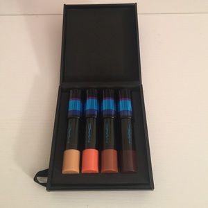 MAC Irresistibly Charming Patentpolish in Nude