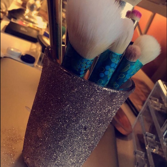 Makeup organizers - Picture 1 of 4