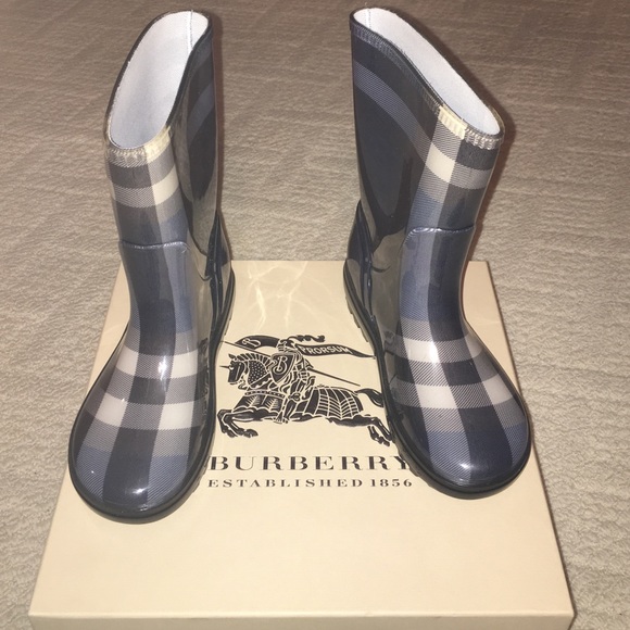 HP✨CHILDREN BURBERRY RAINBOOTS (2 available) - Picture 4 of 4