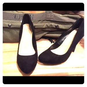 Jessica Simpson Black Pump! Size 9!
