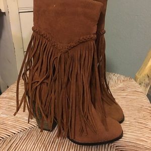 Fringe boots