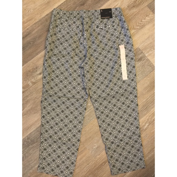 BANANA REPUBLIC DRAWSTRING CAPRI PANTS - Picture 3 of 4