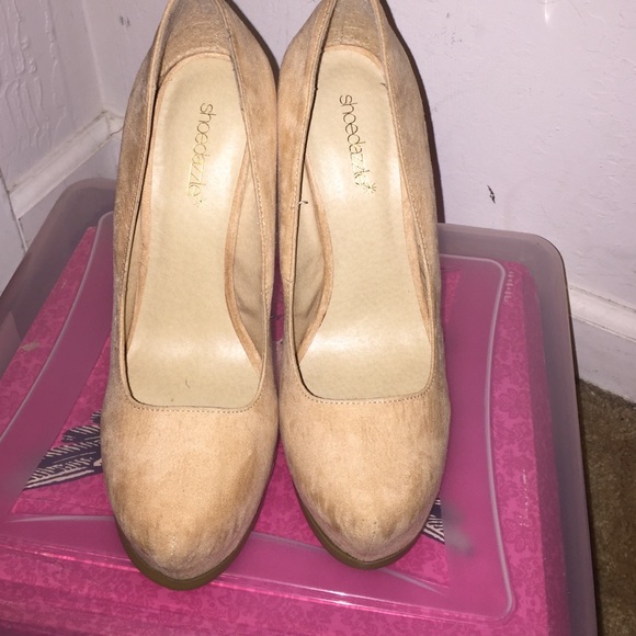 Tan Heels - Picture 3 of 3