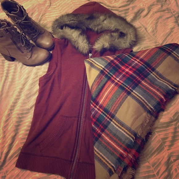 Wine colored vest with faux-fur trim hood