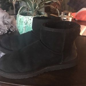 Black ugg boots