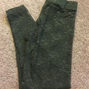 💕PRICE DROP!! OLIVE GREEN- BOZZOLO LACE LEGGINGS