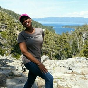 Meet your Posher, Angela