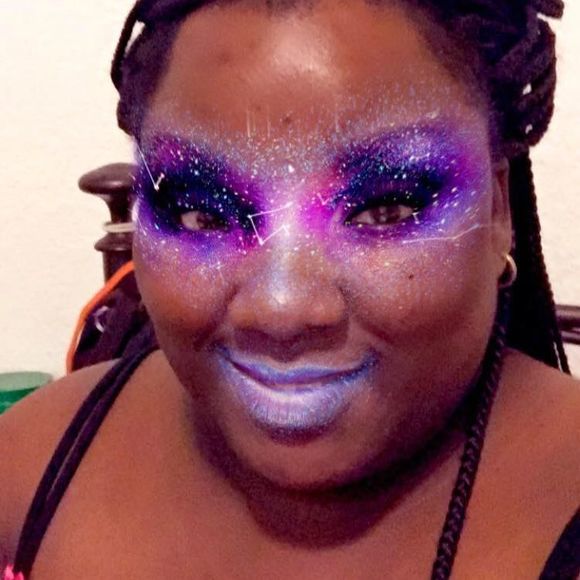 Meet your Posher, Fae - Picture 1 of 1