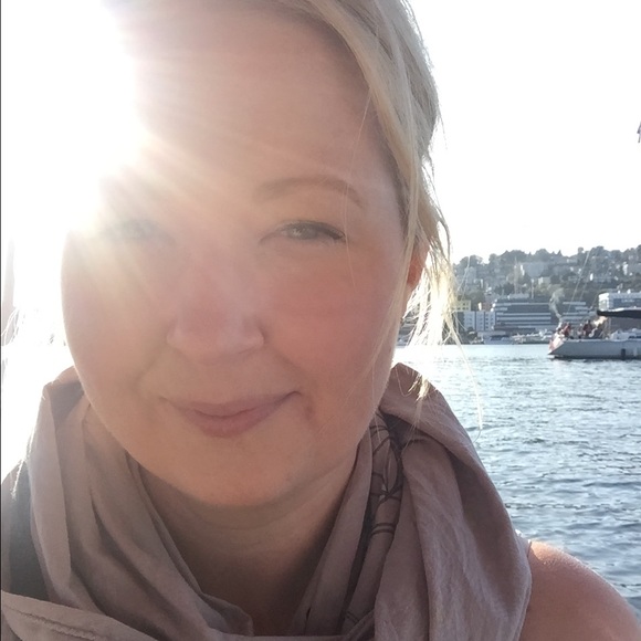 Meet your Posher, Lauren