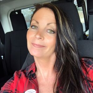 Meet your Posher, Dena