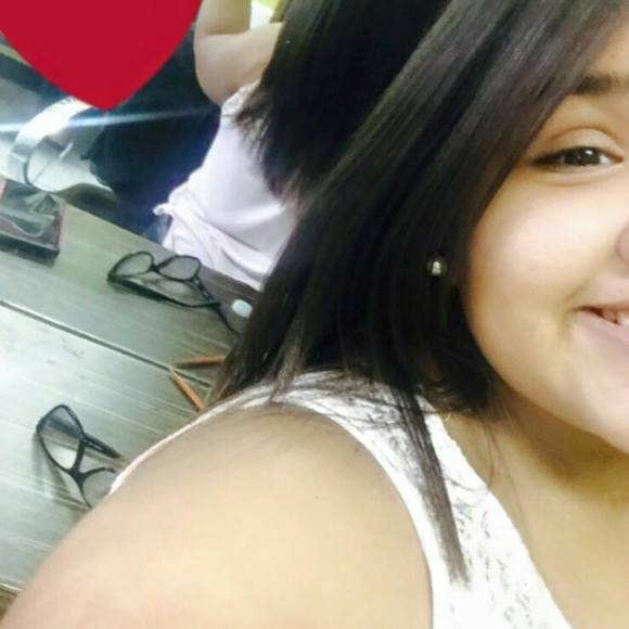 Meet your Posher, Fabiola - Picture 1 of 1