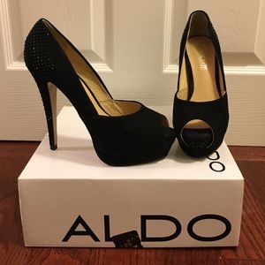 BRAND NEW Aldo Eilers Heels