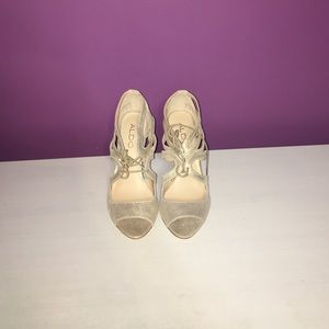 Never worn, taking up space.