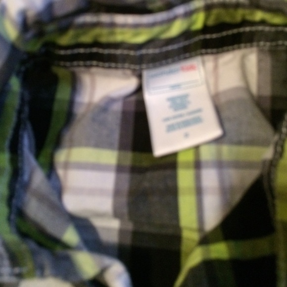 Size 3 button down - Picture 2 of 3