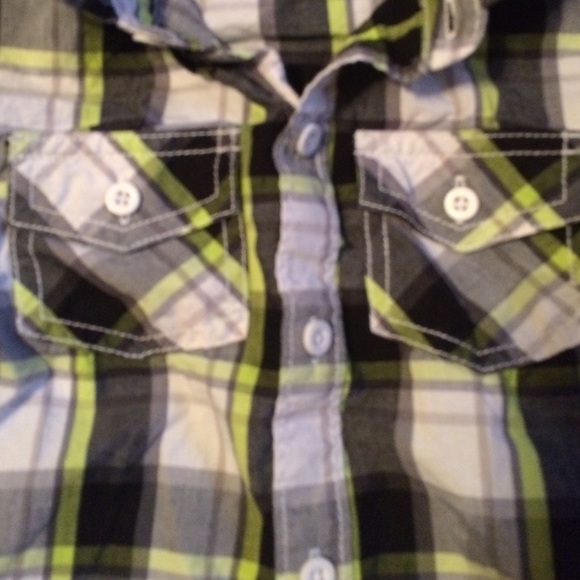 Size 3 button down - Picture 3 of 3