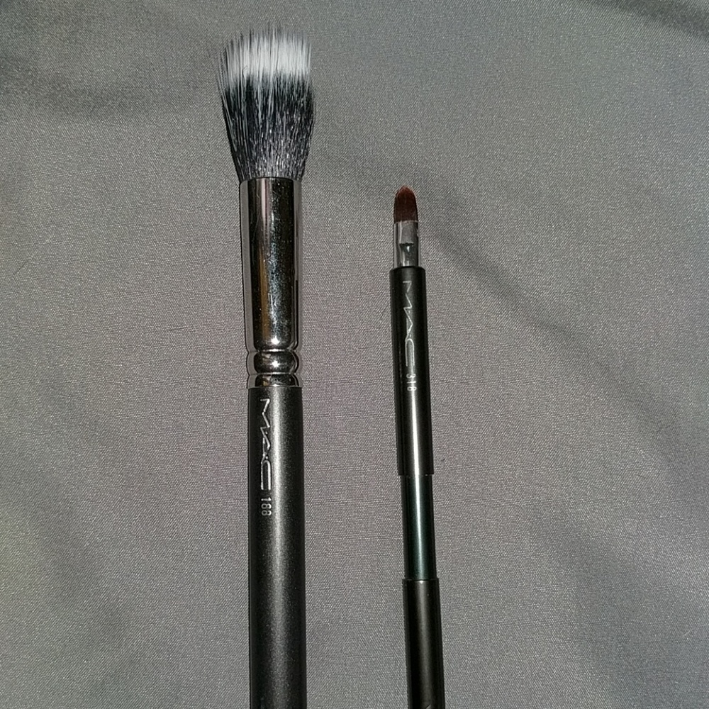 *sold* Bundle of MAC brushes