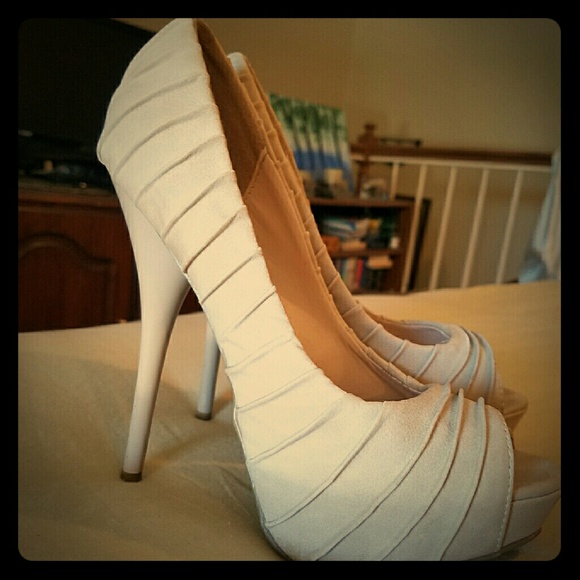 SHIEK Nude Textured 4" Platforms