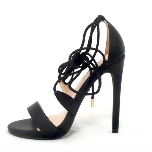 2 LEFT// Tamara - 5 Black Heels - Picture 8 of 8