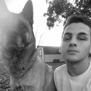 Meet your Posher, Gabino