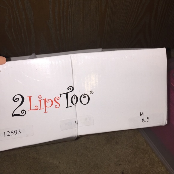 Gray Heels - Picture 4 of 4