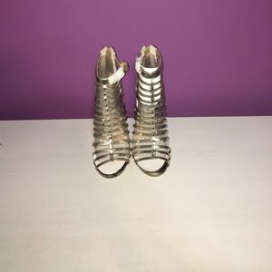 Never worn, taking up space.