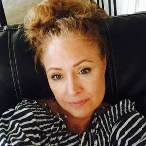 Meet your Posher, Dionne