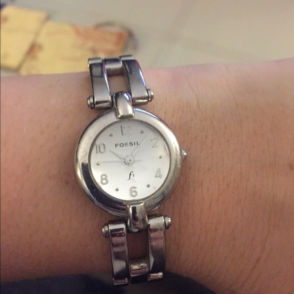Fossil silver watch, preowned, needs battery