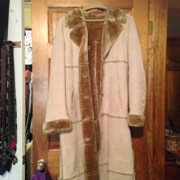 Full length suede coat - Picture 2 of 4