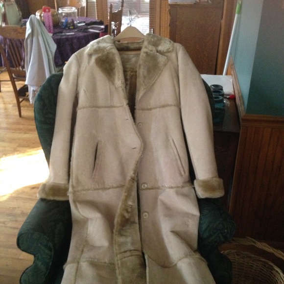 Full length suede coat - Picture 3 of 4