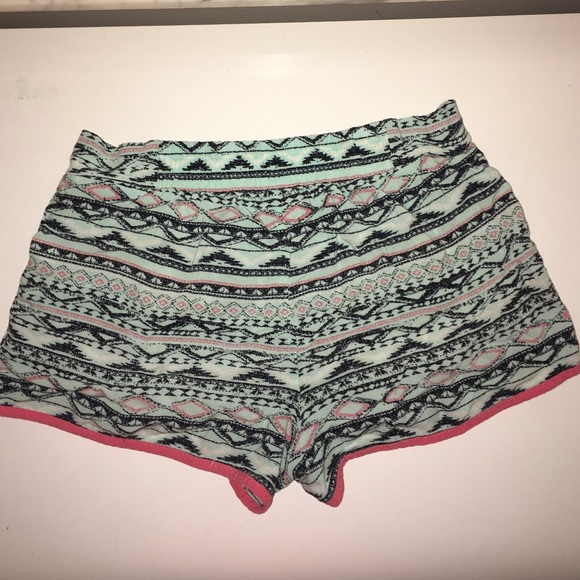 Patterned shorts - Picture 2 of 2