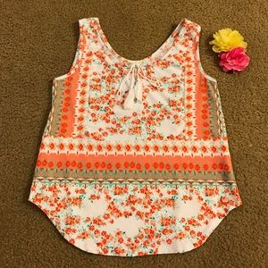 Cute floral tank top 🌼