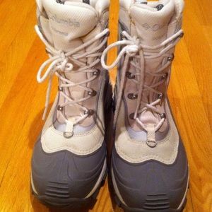 COLUMBIA BOOTS